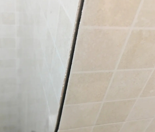 紫云瓷砖空鼓维修公司分享阳台瓷砖脱落的修复过程可以分为以下几个步骤